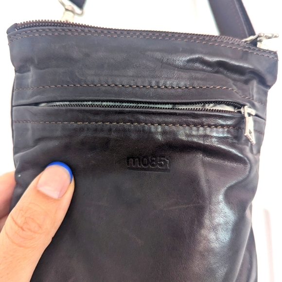 M0851 Brown Leather Belt Crossbody Bag - Picture 2 of 4